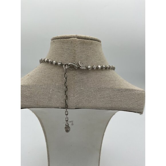 Premier Designs Beaded Chain Hammered Metal Oval Diamond Cut Leaflet Necklace - Picture 4 of 5